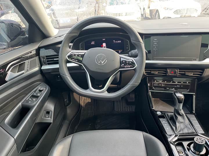 Фото 8 - Volkswagen Passat