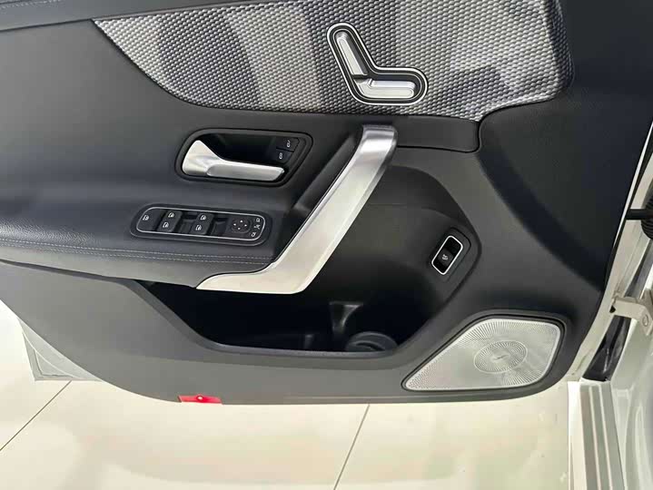 Фото 4 - Mercedes-Benz A-Class