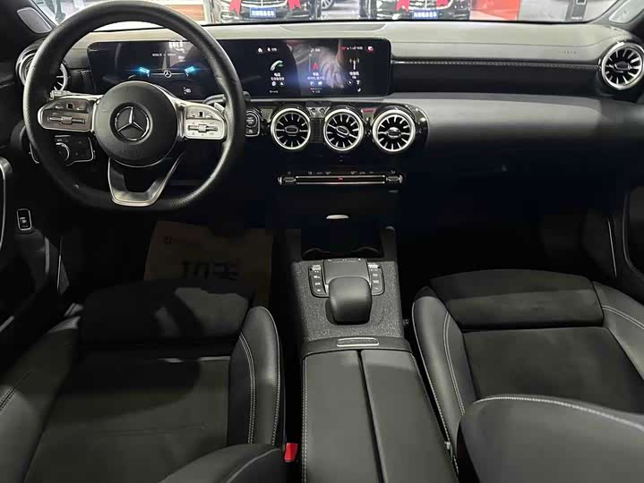Фото 8 - Mercedes-Benz A-Class