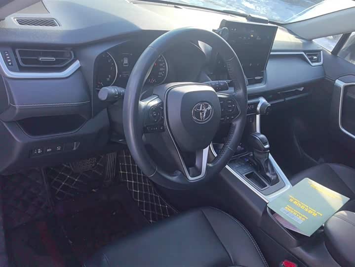 Фото 12 - Toyota Wildlander