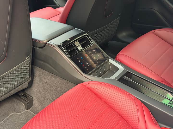 Фото 3 - Porsche Panamera