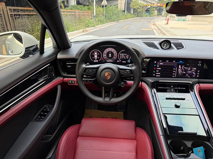 Фото 7 - Porsche Panamera