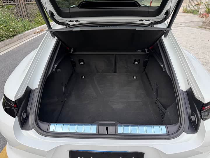 Фото 9 - Porsche Panamera