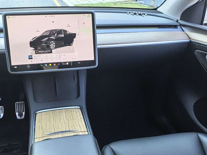 Фото 13 - Tesla Model Y