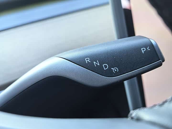 Фото 14 - Tesla Model Y