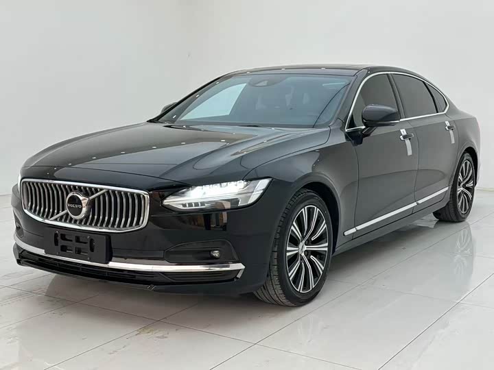 Фото 1 - Volvo S90