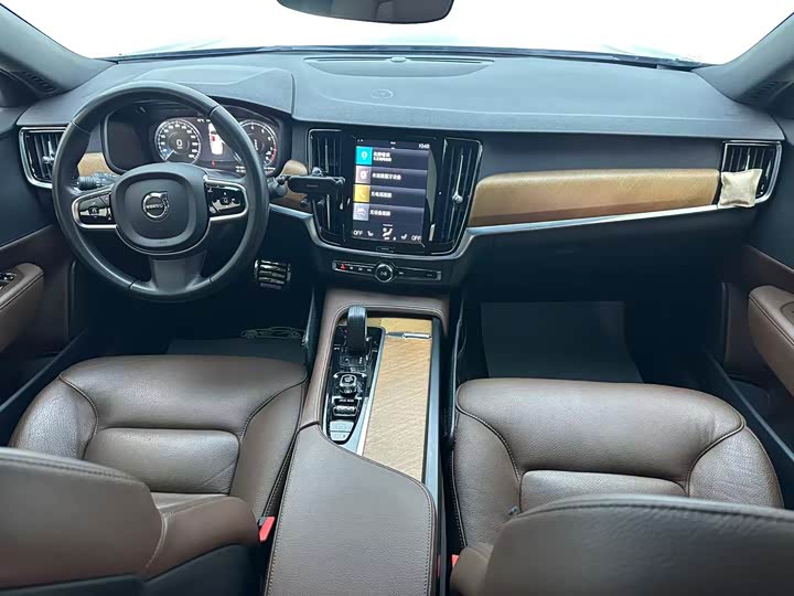 Фото 12 - Volvo S90