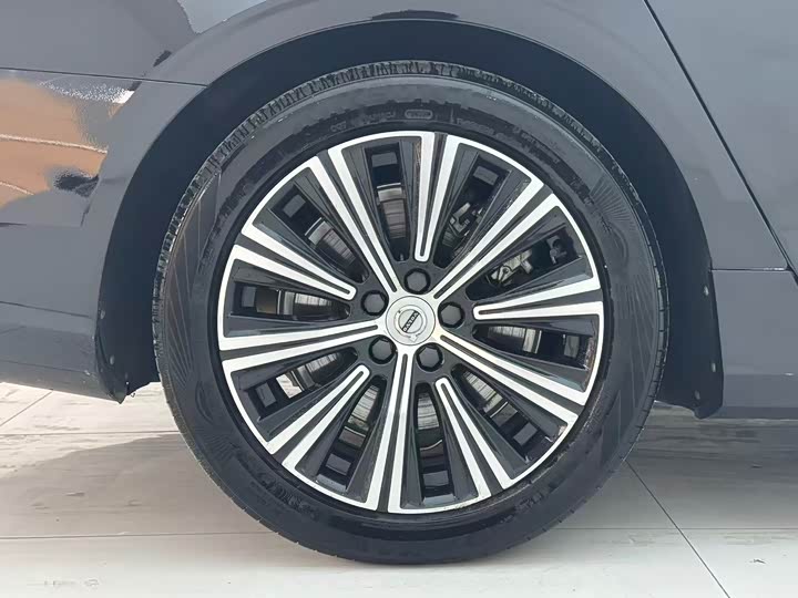 Фото 5 - Volvo S90