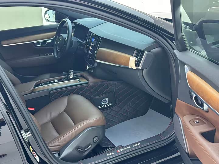 Фото 9 - Volvo S90