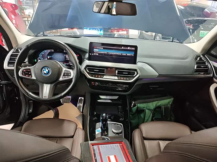 Фото 10 - BMW iX3