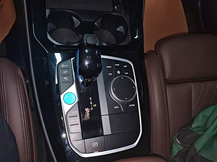 Фото 14 - BMW iX3