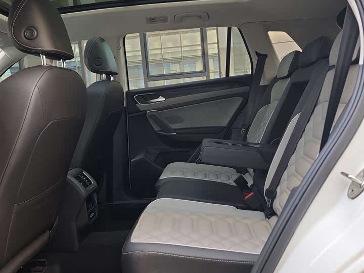 Фото 8 - Volkswagen Tayron