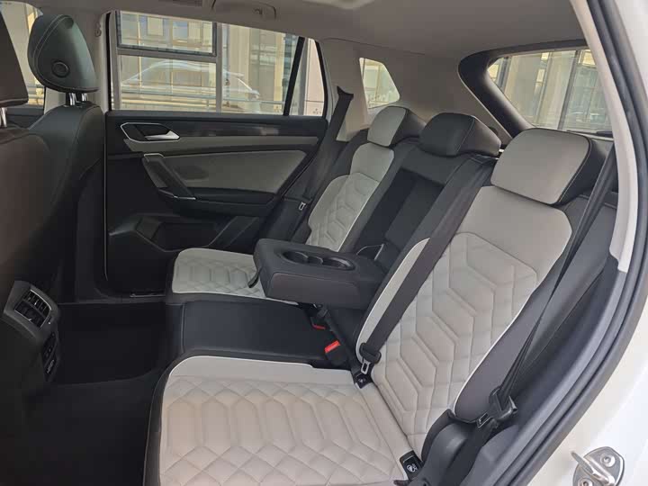 Фото 9 - Volkswagen Tayron