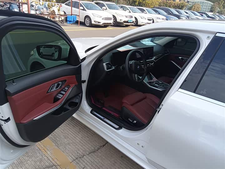 Фото 16 - BMW 3 Series