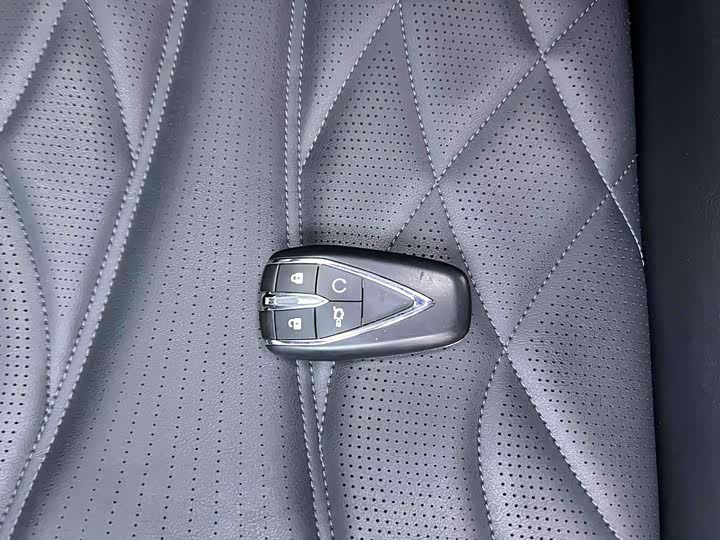 Фото 11 - Changan CS75 Plus