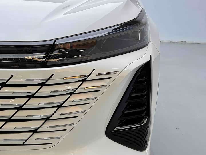 Фото 13 - Changan CS75 Plus