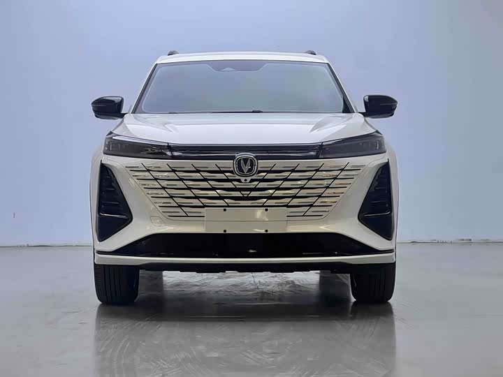 Фото 2 - Changan CS75 Plus