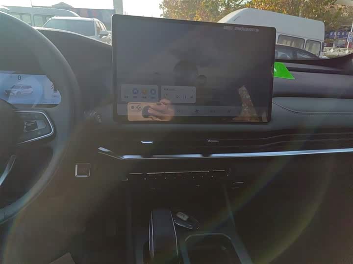 Фото 13 - Geely Okavango L