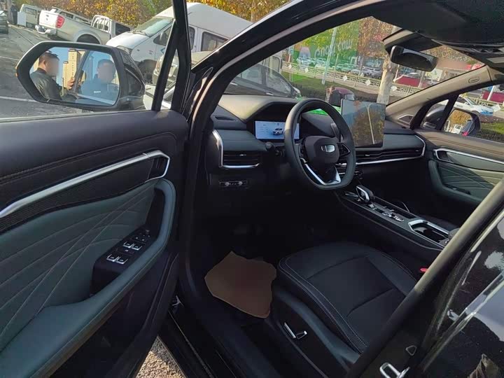 Фото 16 - Geely Okavango L