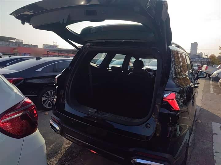 Фото 19 - Geely Okavango L