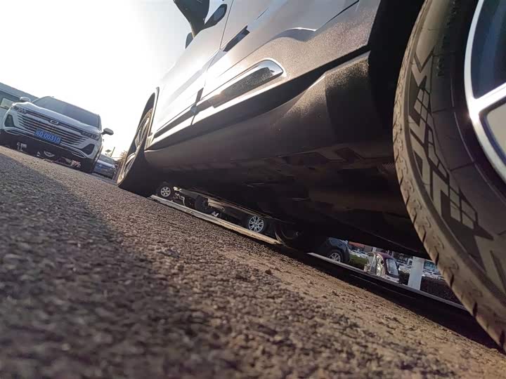 Фото 22 - Geely Okavango L