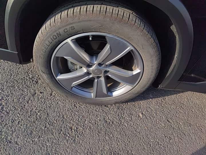 Фото 23 - Geely Okavango L