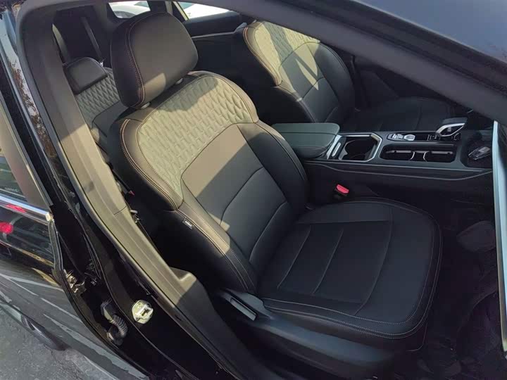 Фото 25 - Geely Okavango L