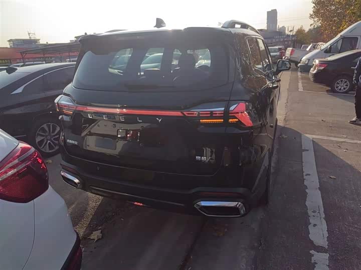 Фото 6 - Geely Okavango L