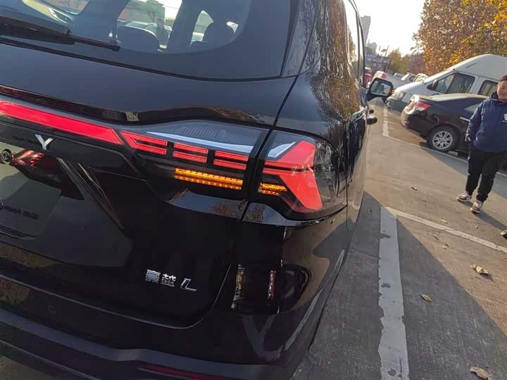 Фото 8 - Geely Okavango L