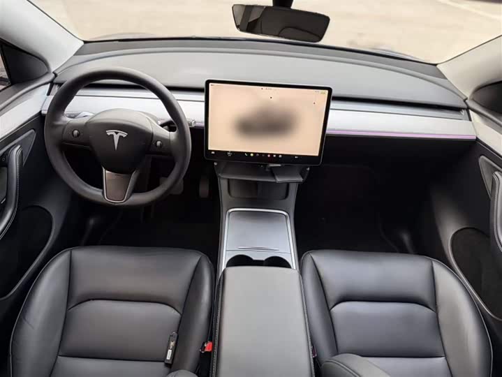 Фото 14 - Tesla Model Y