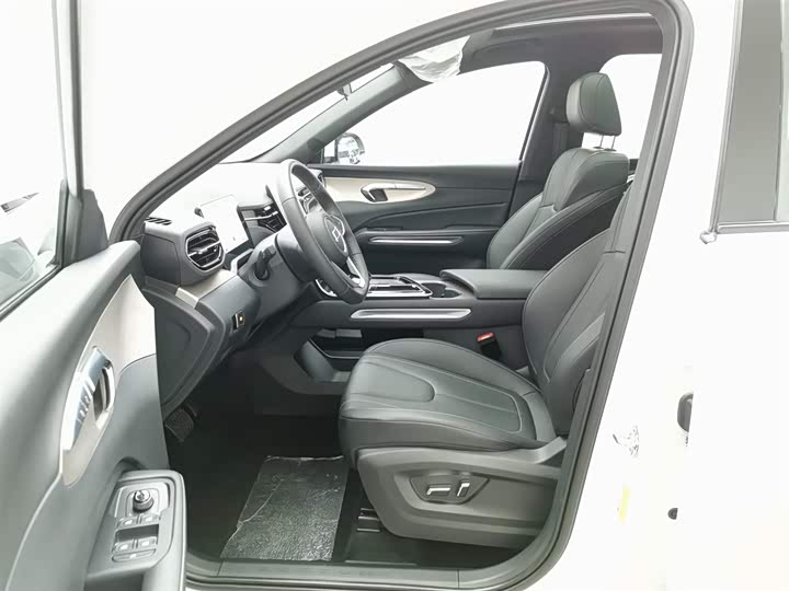 Фото 10 - Bestune T90