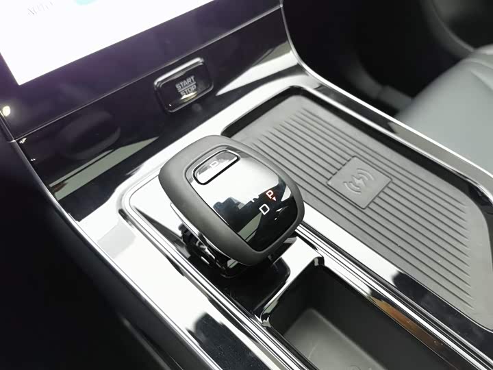 Фото 13 - Bestune T90