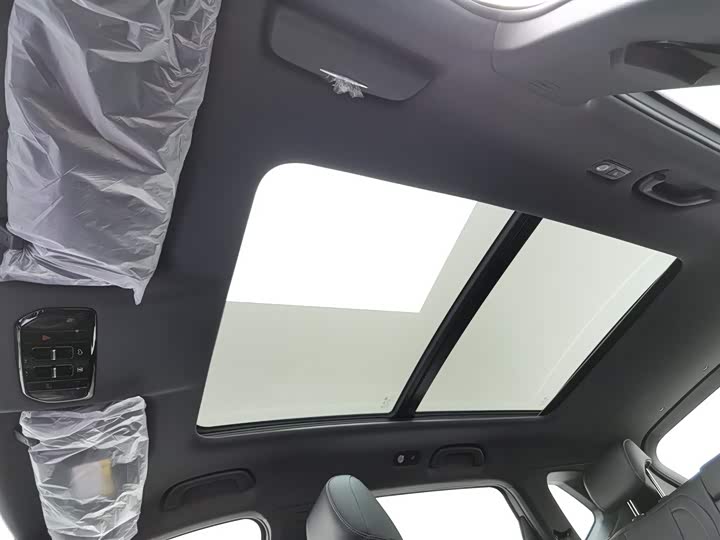 Фото 14 - Bestune T90