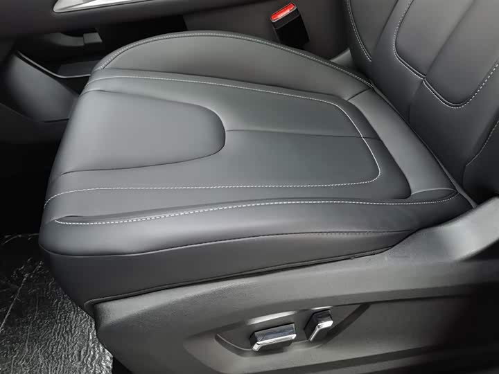 Фото 20 - Bestune T90