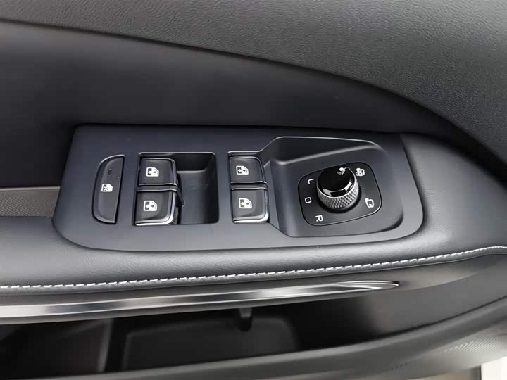 Фото 9 - Bestune T90