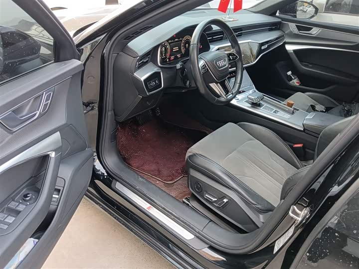 Фото 16 - Audi A6L