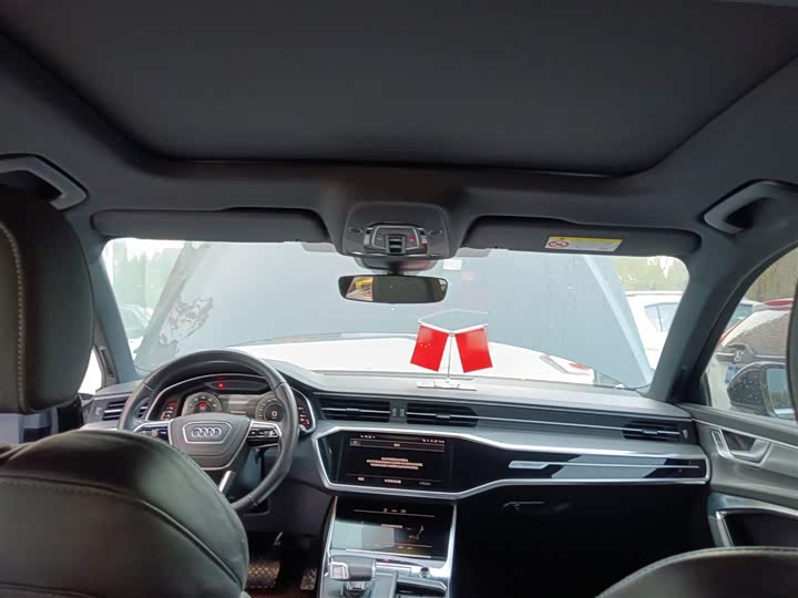 Фото 18 - Audi A6L