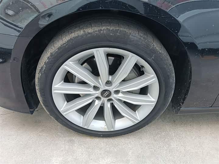 Фото 23 - Audi A6L