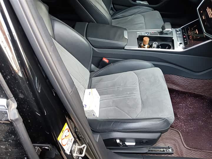 Фото 25 - Audi A6L