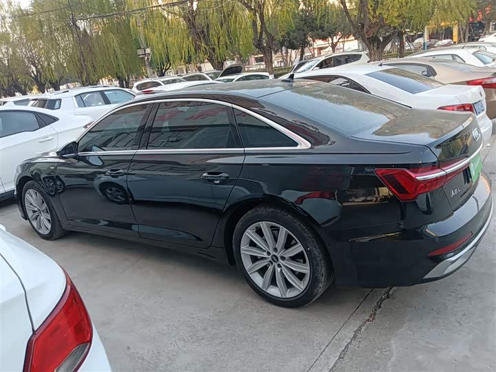 Фото 5 - Audi A6L