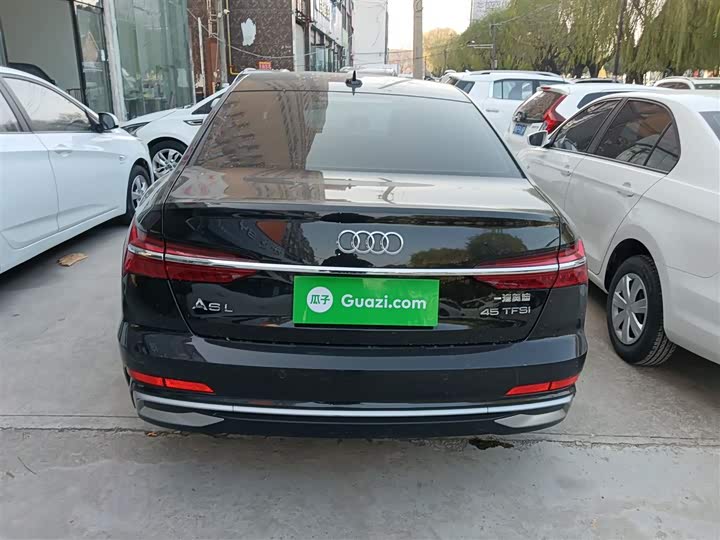 Фото 6 - Audi A6L