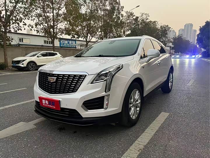Фото 1 - Cadillac XT5