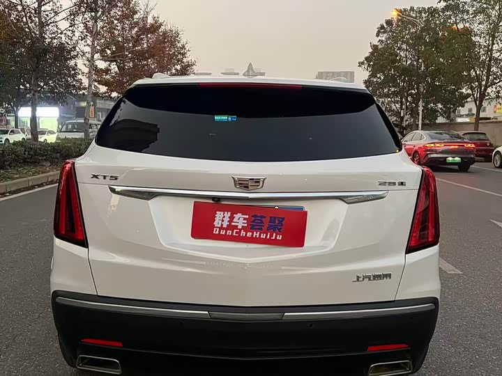 Фото 19 - Cadillac XT5