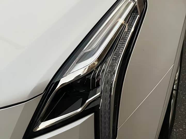 Фото 24 - Cadillac XT5
