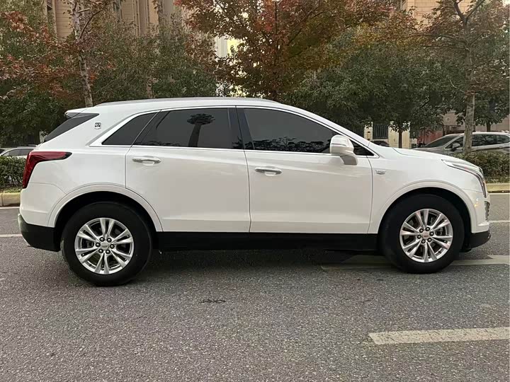 Фото 4 - Cadillac XT5