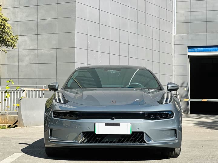 Фото 2 - Zeekr 001