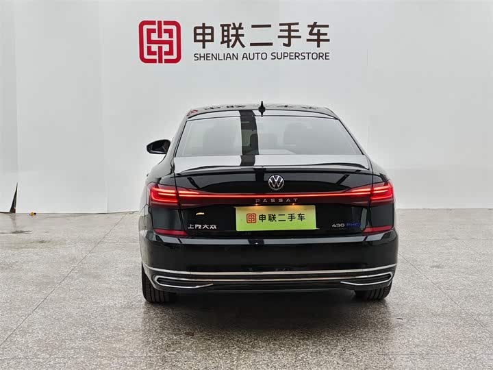 Фото 2 - Volkswagen Passat Hybrid