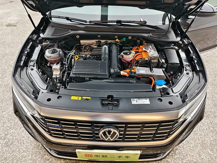 Фото 6 - Volkswagen Passat Hybrid