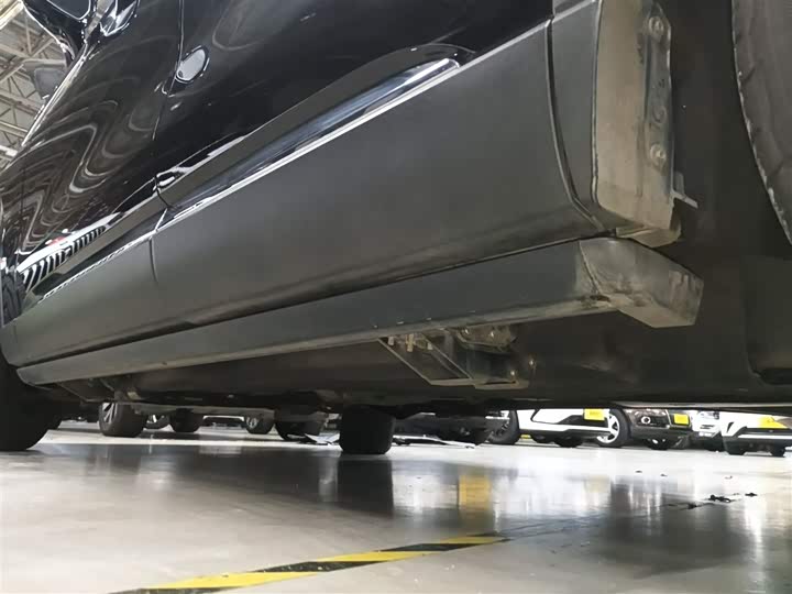 Фото 18 - Lincoln Aviator