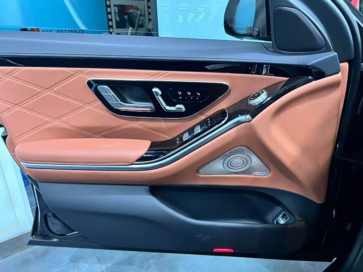 Фото 10 - Mercedes-Benz Maybach S-Class